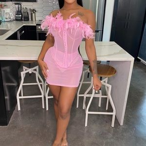 Pink birthday girl dress with feathers